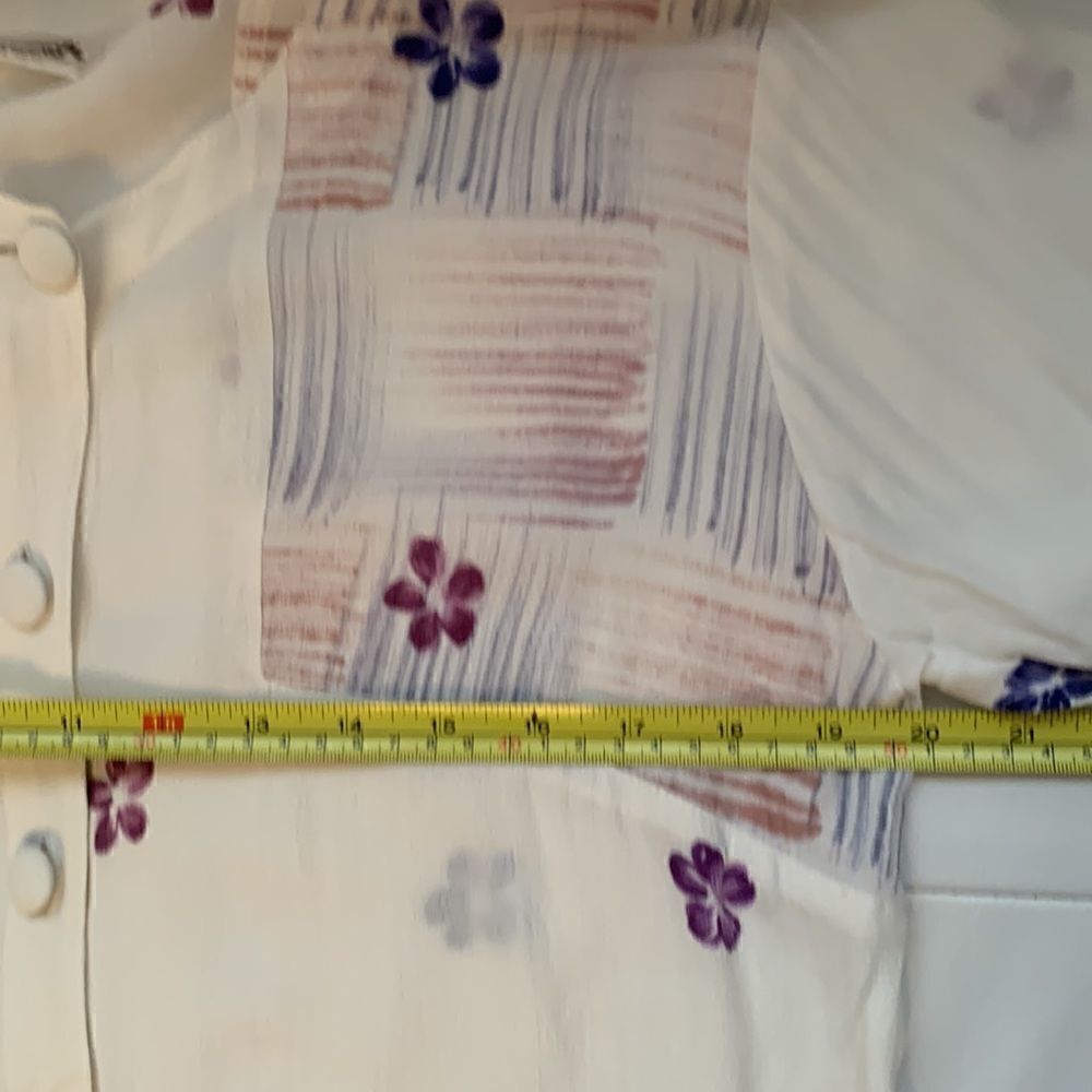 Meeks Rayon Blouse. Size M - Picture 5 of 9